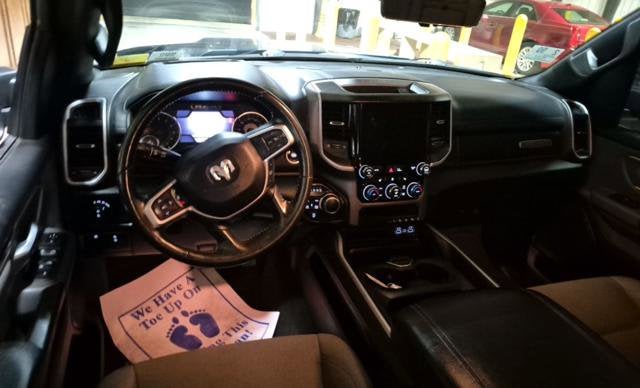 2022 RAM 1500 Big Horn Crew Cab 4x4 5'7" Box