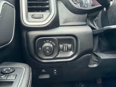 2020 RAM 1500 Laramie Crew Cab 4x4 5'7" Box