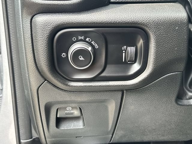 2024 RAM 1500 Laramie Crew Cab 4x4 5'7" Box