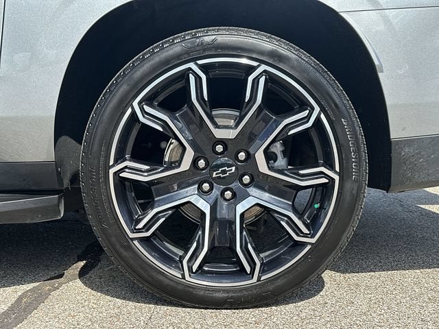 2025 Chevrolet Suburban RST