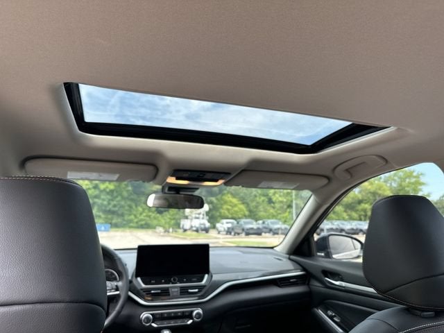 2024 Nissan Altima SR FWD