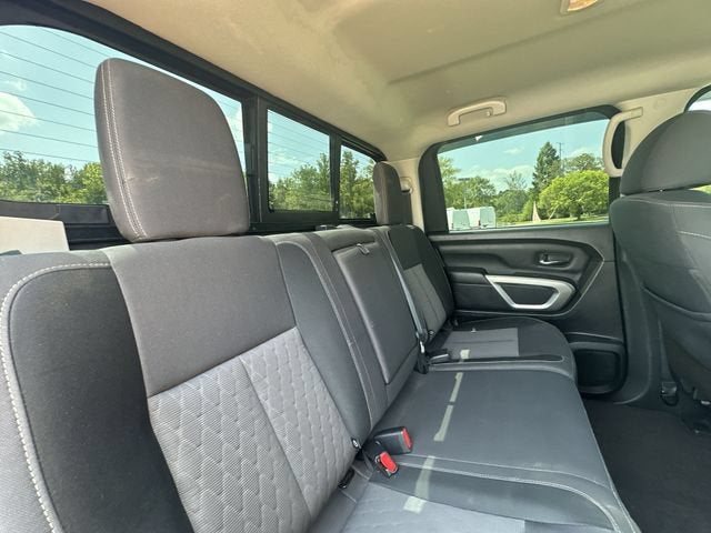 2021 Nissan TITAN Crew Cab SV 4x2
