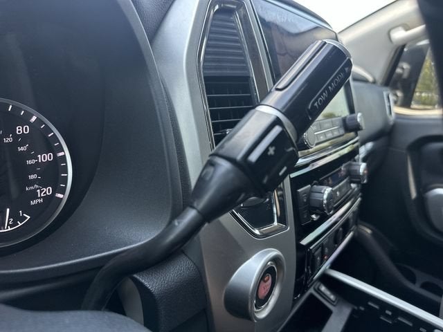 2021 Nissan TITAN Crew Cab SV 4x2