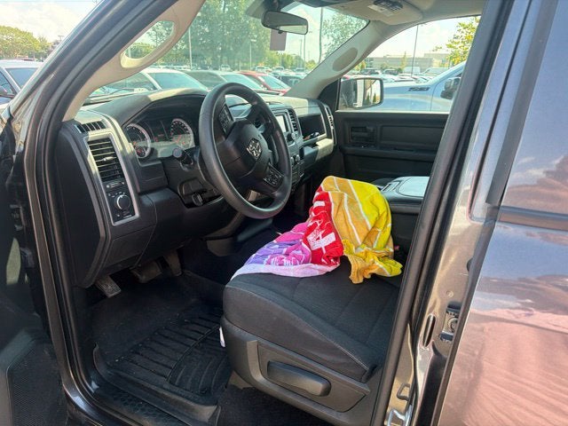 2022 RAM 1500 Classic Tradesman Crew Cab 4x4 5'7" Box