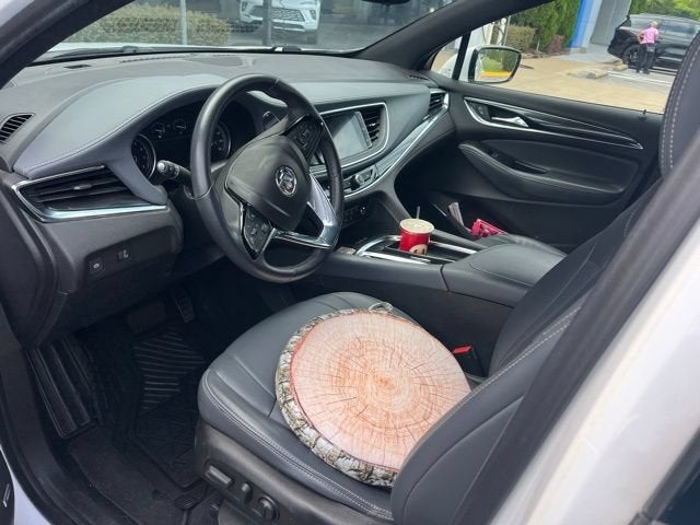 2022 Buick Enclave Essence
