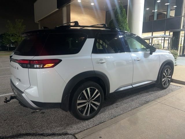2025 Nissan Pathfinder Platinum 4WD