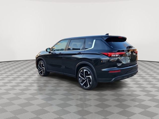 2023 Mitsubishi Outlander SE