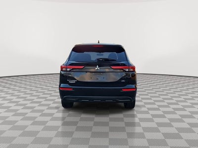 2023 Mitsubishi Outlander SE