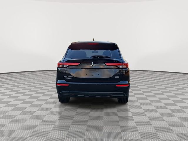 2023 Mitsubishi Outlander SE