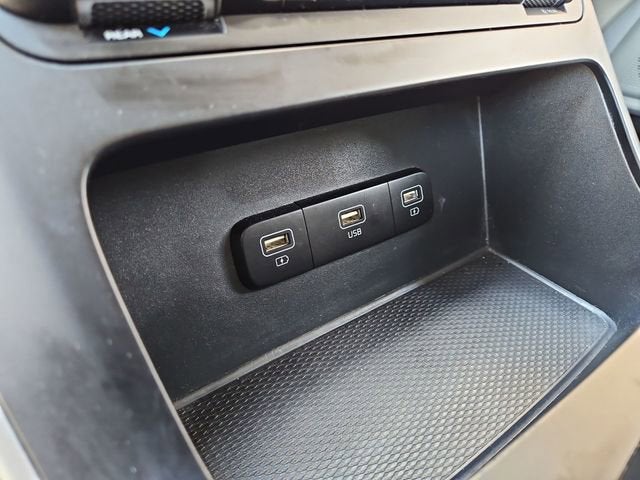 2022 Kia Carnival MPV LX Seat Package