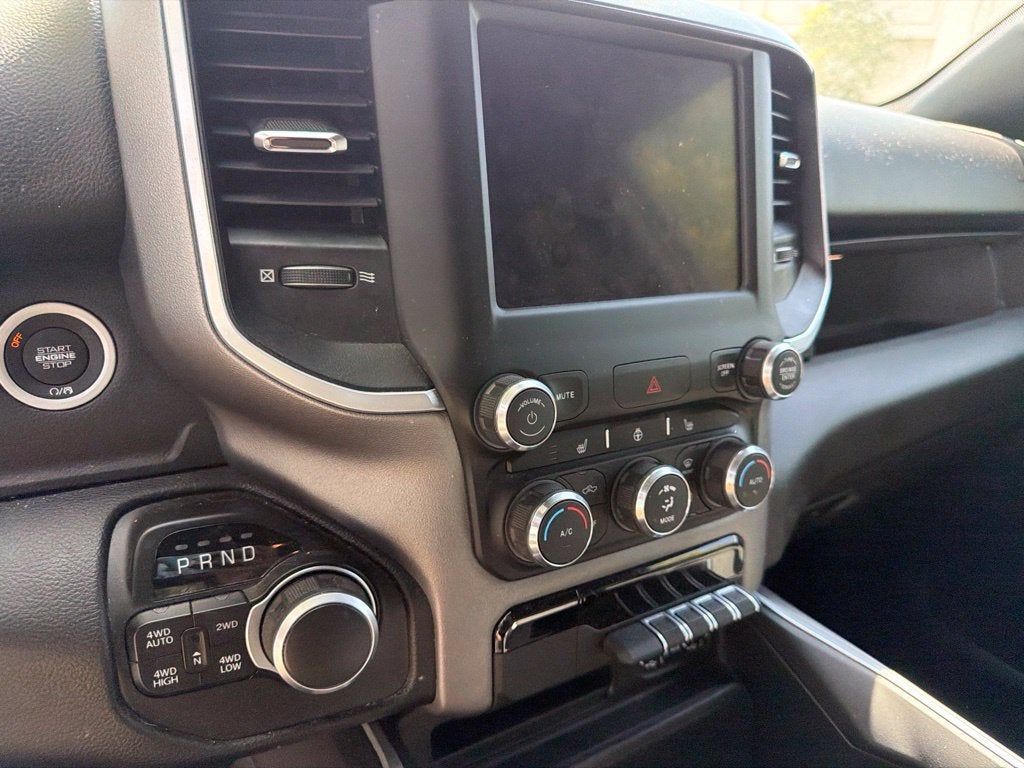 2022 RAM 1500 Big Horn Quad Cab 4x4 6'4" Box