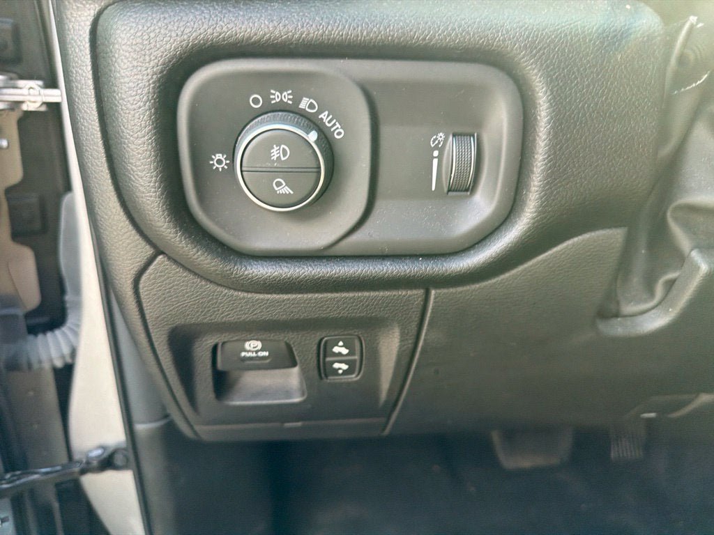 2022 RAM 1500 Big Horn Quad Cab 4x4 6'4" Box