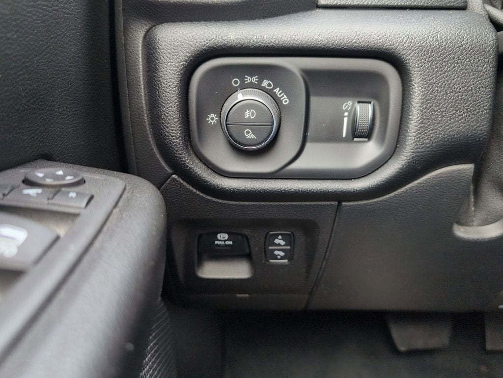 2022 RAM 1500 Big Horn Quad Cab 4x4 6'4" Box