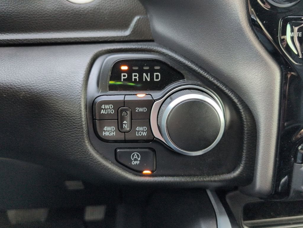 2023 RAM 1500 Big Horn Crew Cab 4x4 5'7" Box