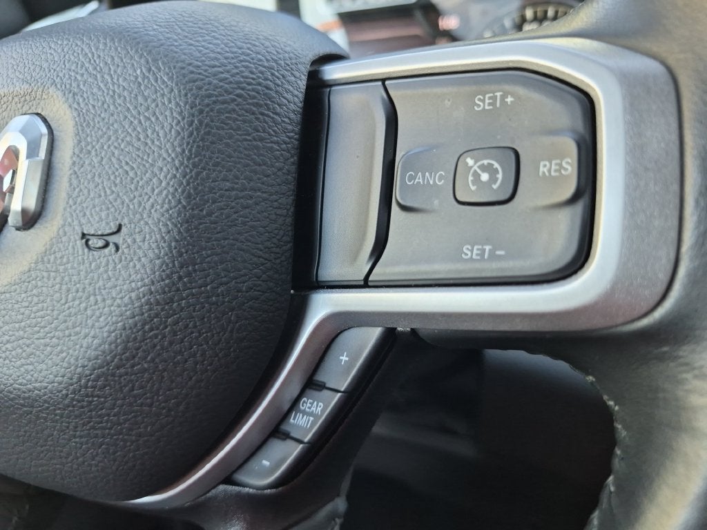 2023 RAM 1500 Big Horn Crew Cab 4x4 6'4" Box