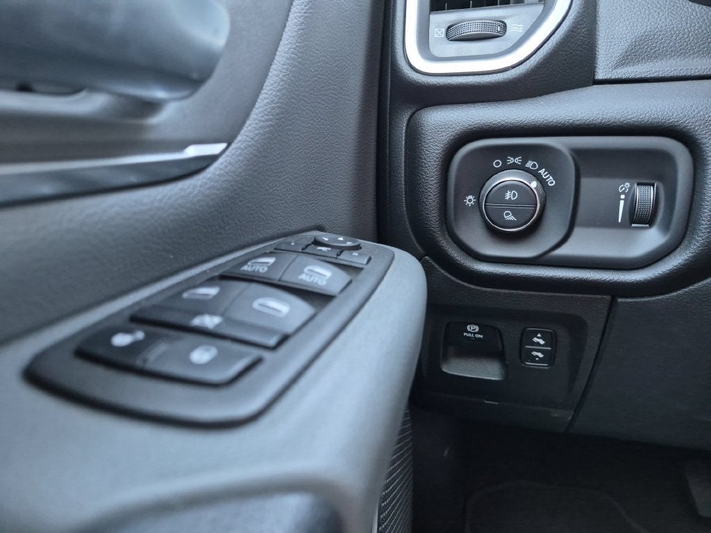 2023 RAM 1500 Big Horn Crew Cab 4x4 6'4" Box