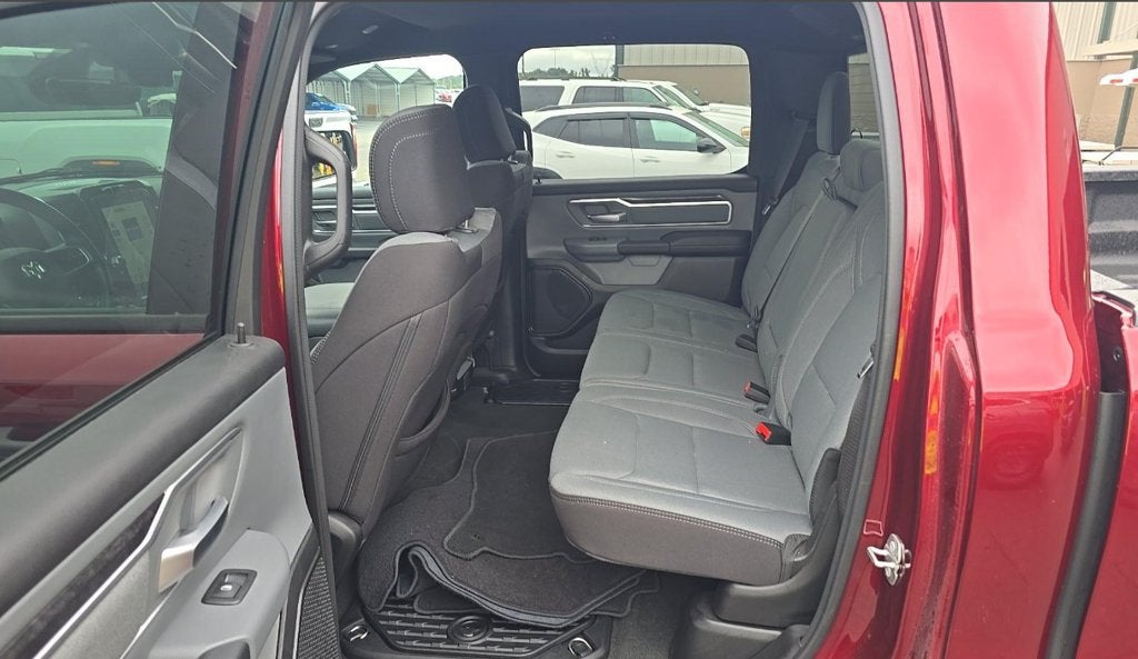 2023 RAM 1500 Big Horn Crew Cab 4x4 6'4" Box