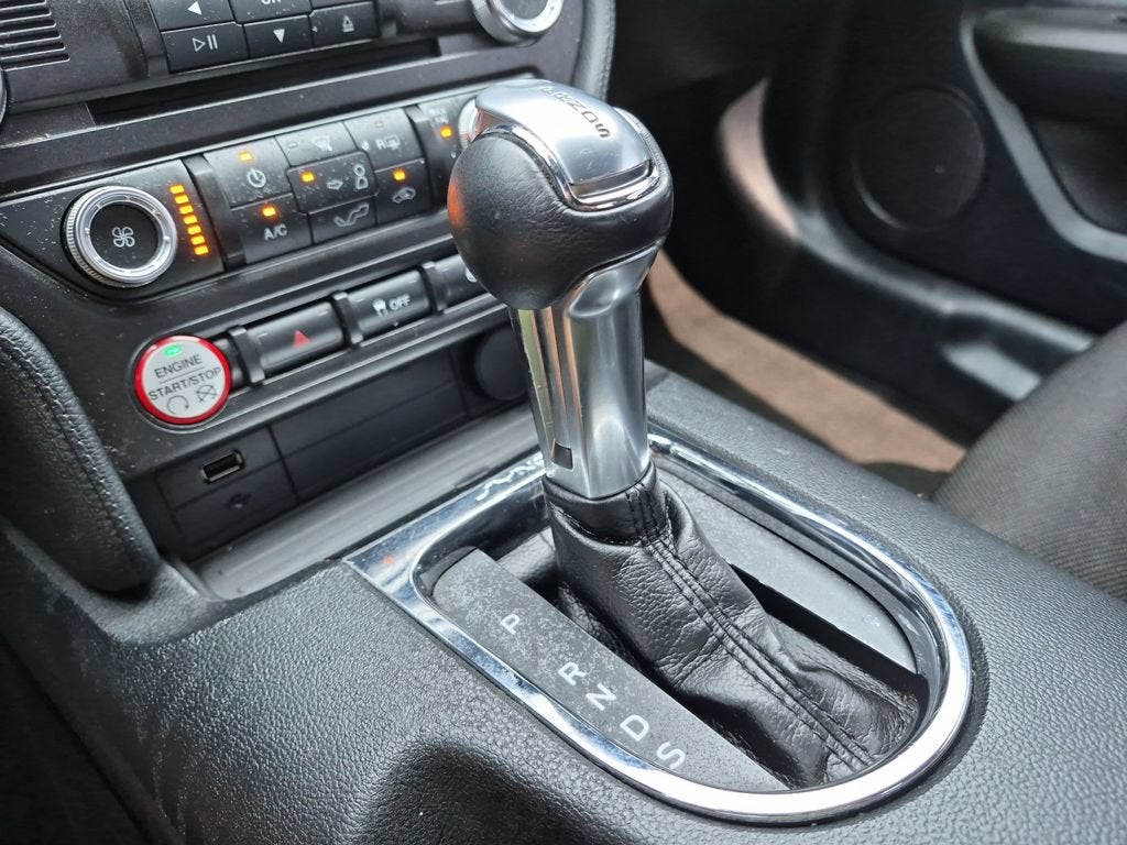 2016 Ford Mustang V6