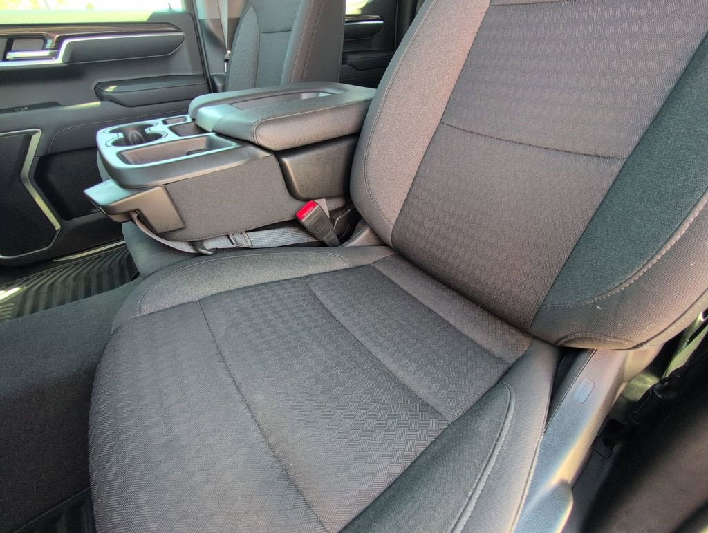 2022 Chevrolet Silverado 1500 LT (2FL)