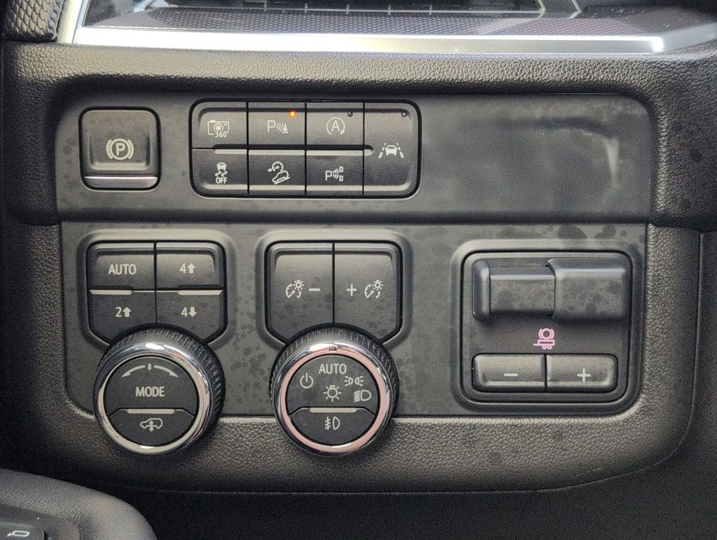 2025 Chevrolet Tahoe RST