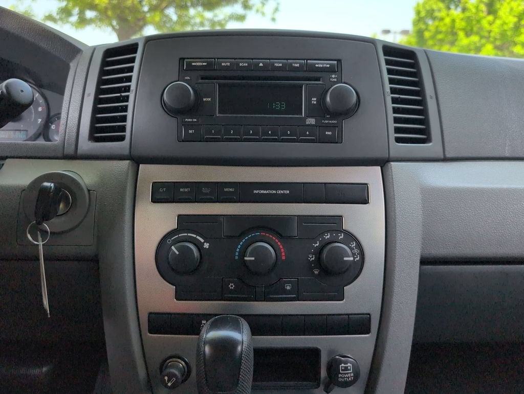 2005 Jeep Grand Cherokee Laredo