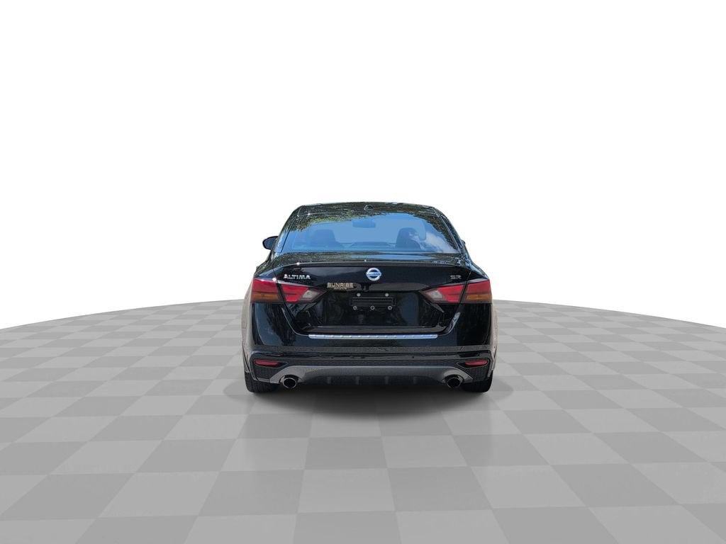 2021 Nissan Altima SR FWD