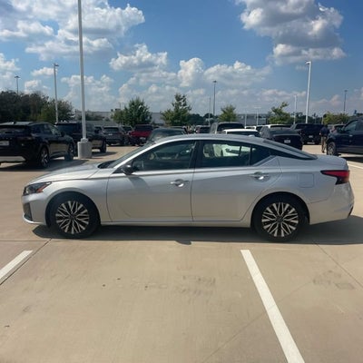 2024 Nissan Altima SV FWD