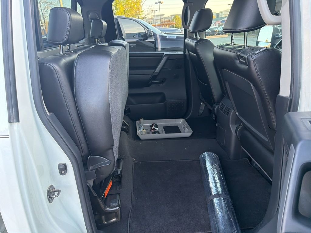 2009 Nissan Titan LE