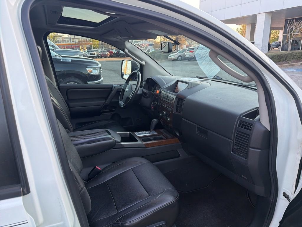 2009 Nissan Titan LE