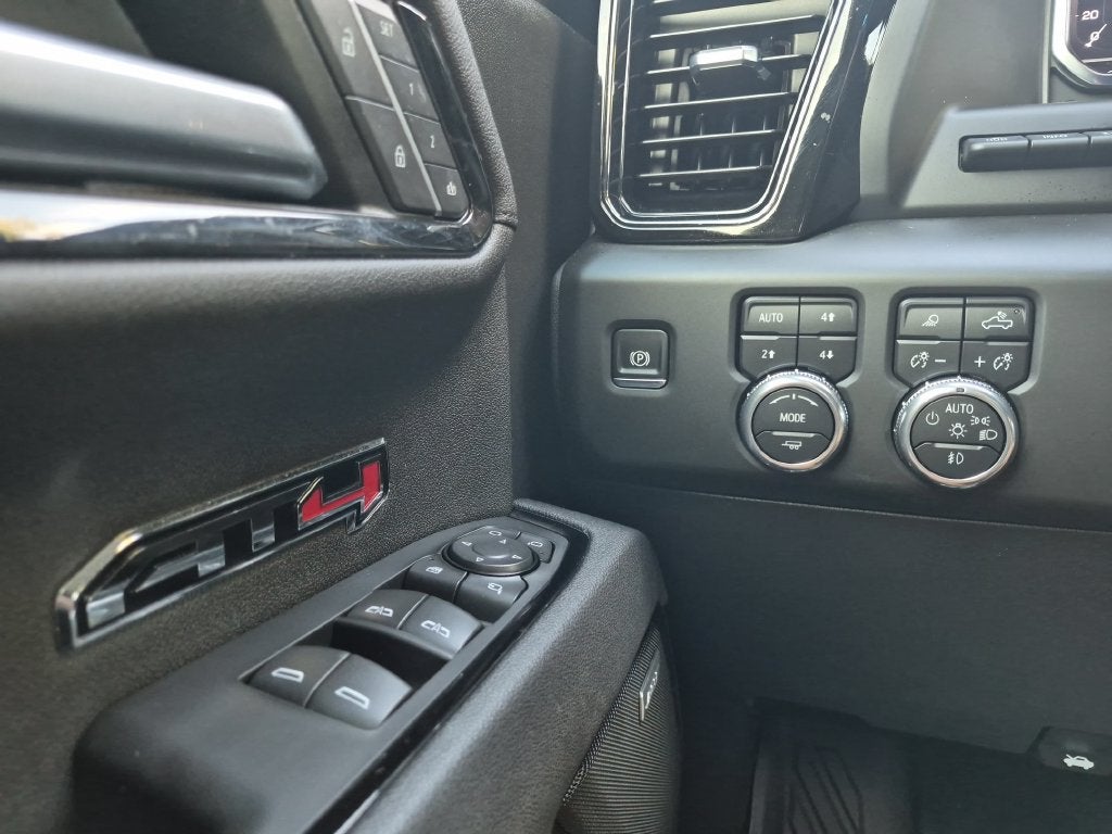 2025 GMC Sierra 1500 AT4