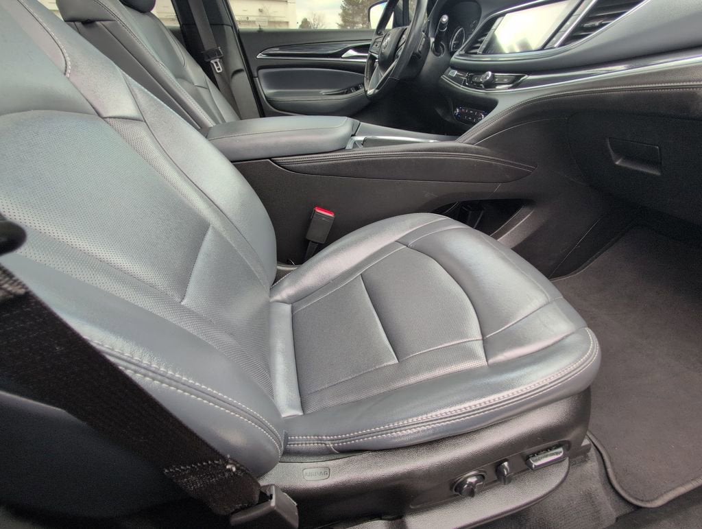 2022 Buick Enclave Essence