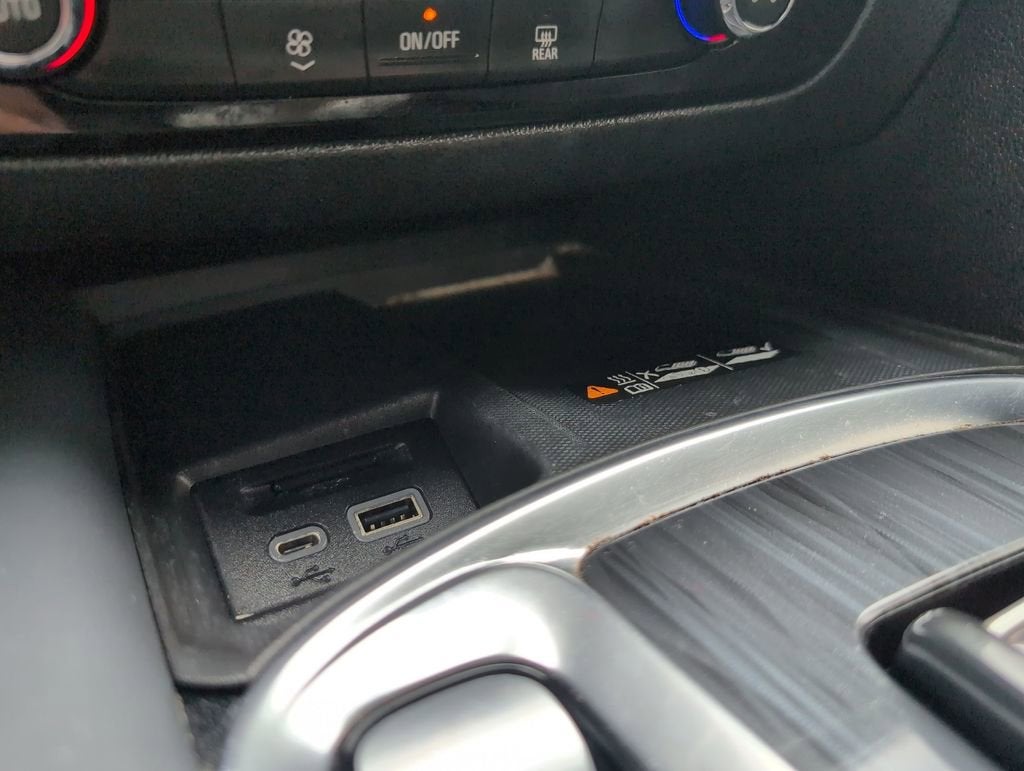 2022 Buick Enclave Essence