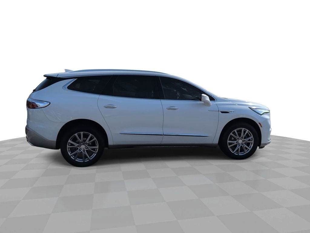 2022 Buick Enclave Essence