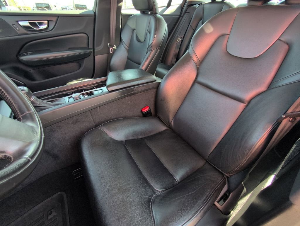 2020 Volvo S60 T5 Momentum