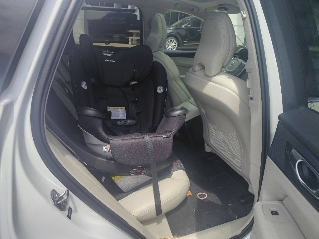 2021 Volvo XC60 T5 Momentum