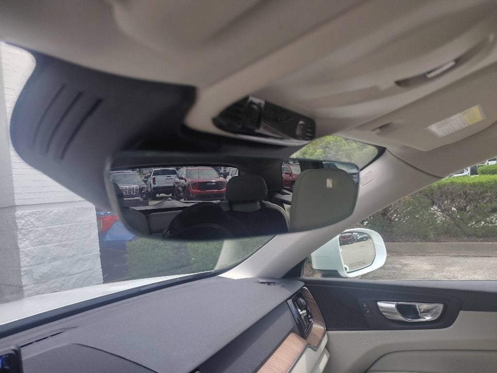 2021 Volvo XC60 T5 Momentum